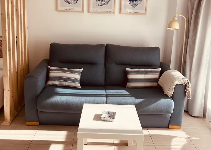 Estudio En Primera Linea De Playa Фуэнхирола